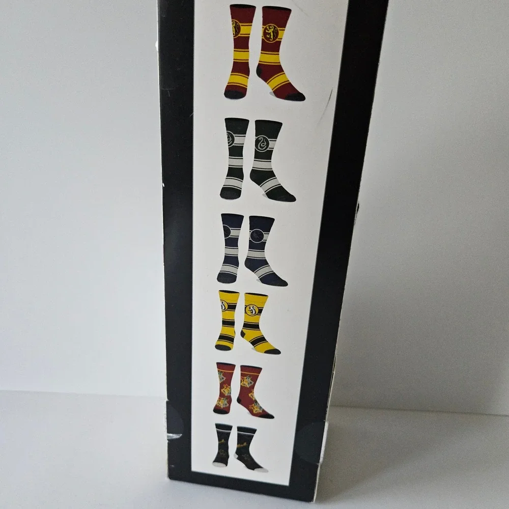 Harry Potter Casual Crew Socks Mens Sz 8-12 NEW 6 Pair Wizarding World